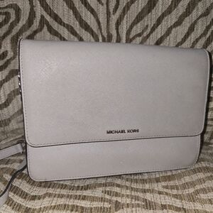 Michael Kors Jet Set Travel Crossbody Wallet Purse Beige